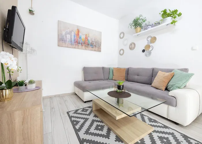 Antea Daire Makarska